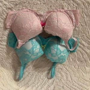 Two (bundle) Victoria secret 38B bras